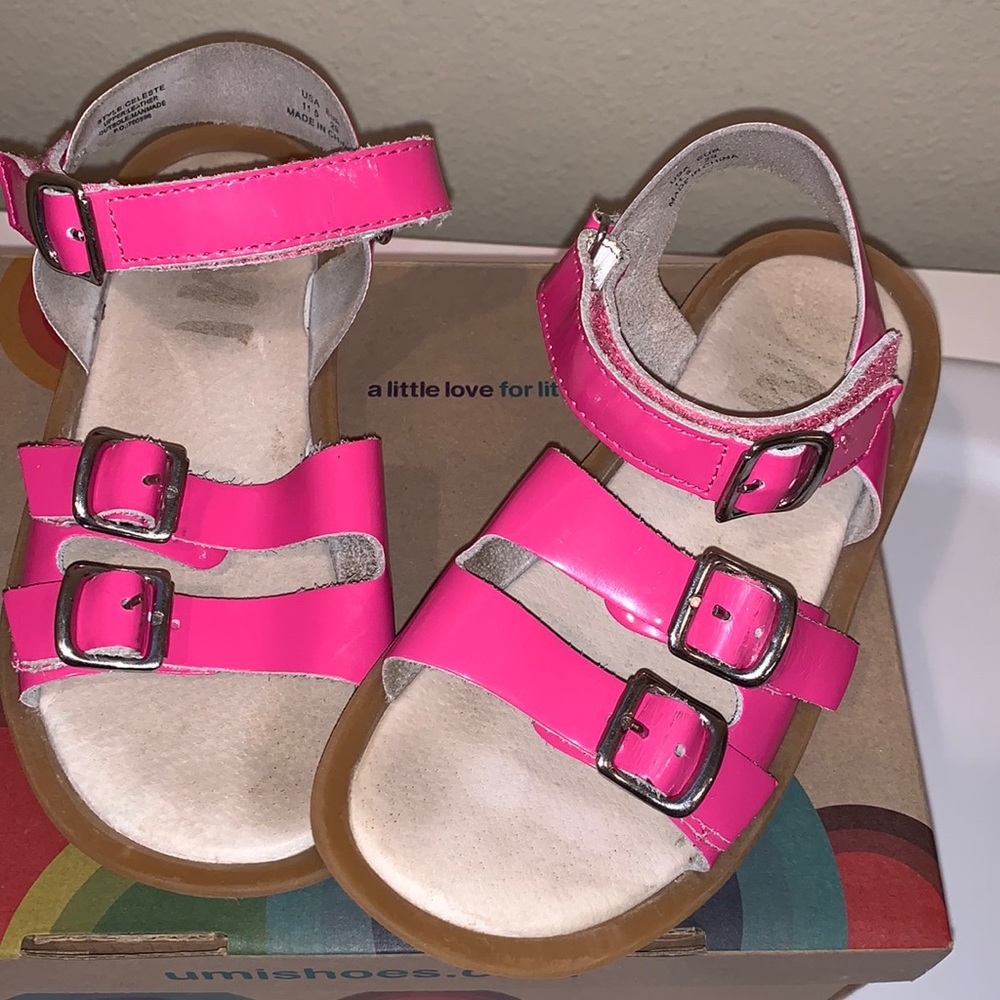 Umi sandals